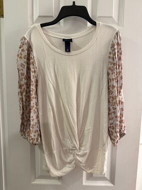Daytrip Cream Twist-Front Tee with Tan Leopard Print Sleeves